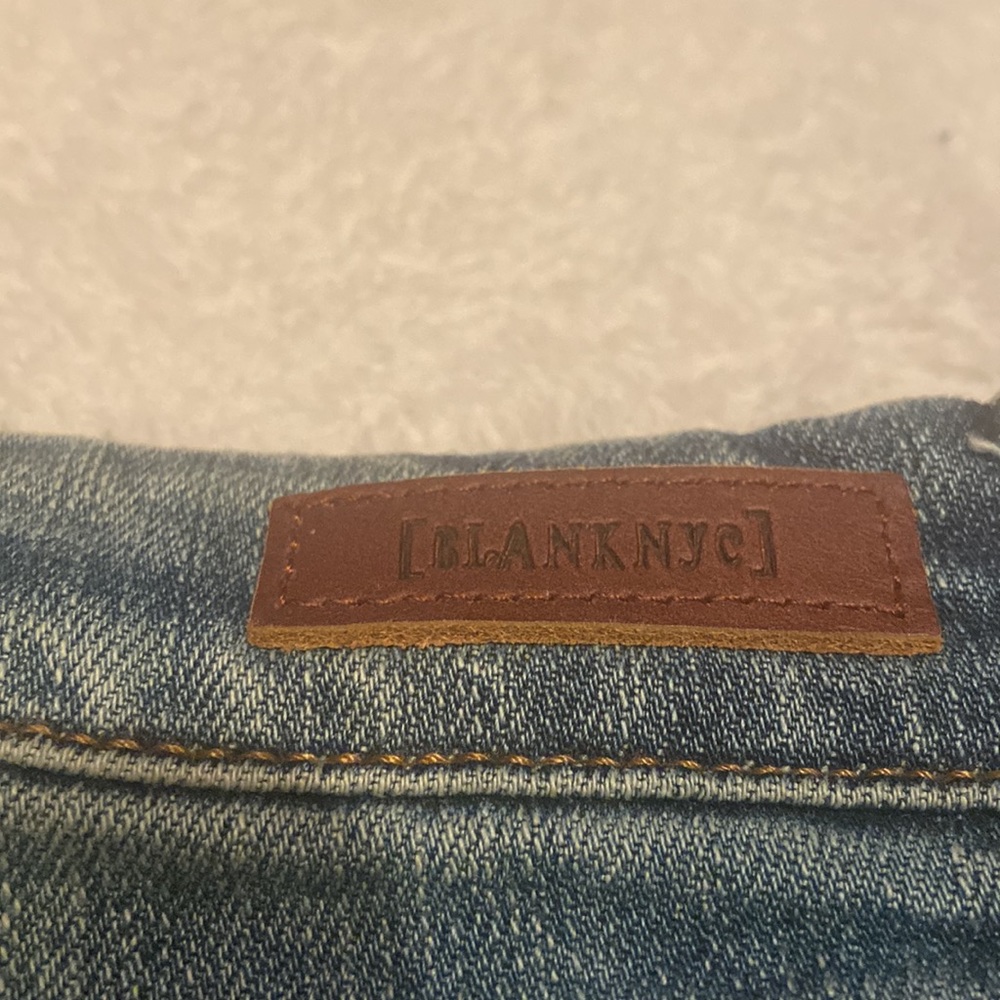 BLANK NYC Size 26 Skinny Distressed Cropped Blue Jeans - Picture 11 of 13